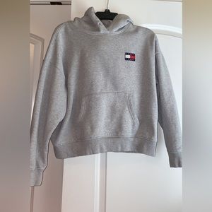 This is for hoodie lovers:) it fits like a small but it’s labeled as medium.